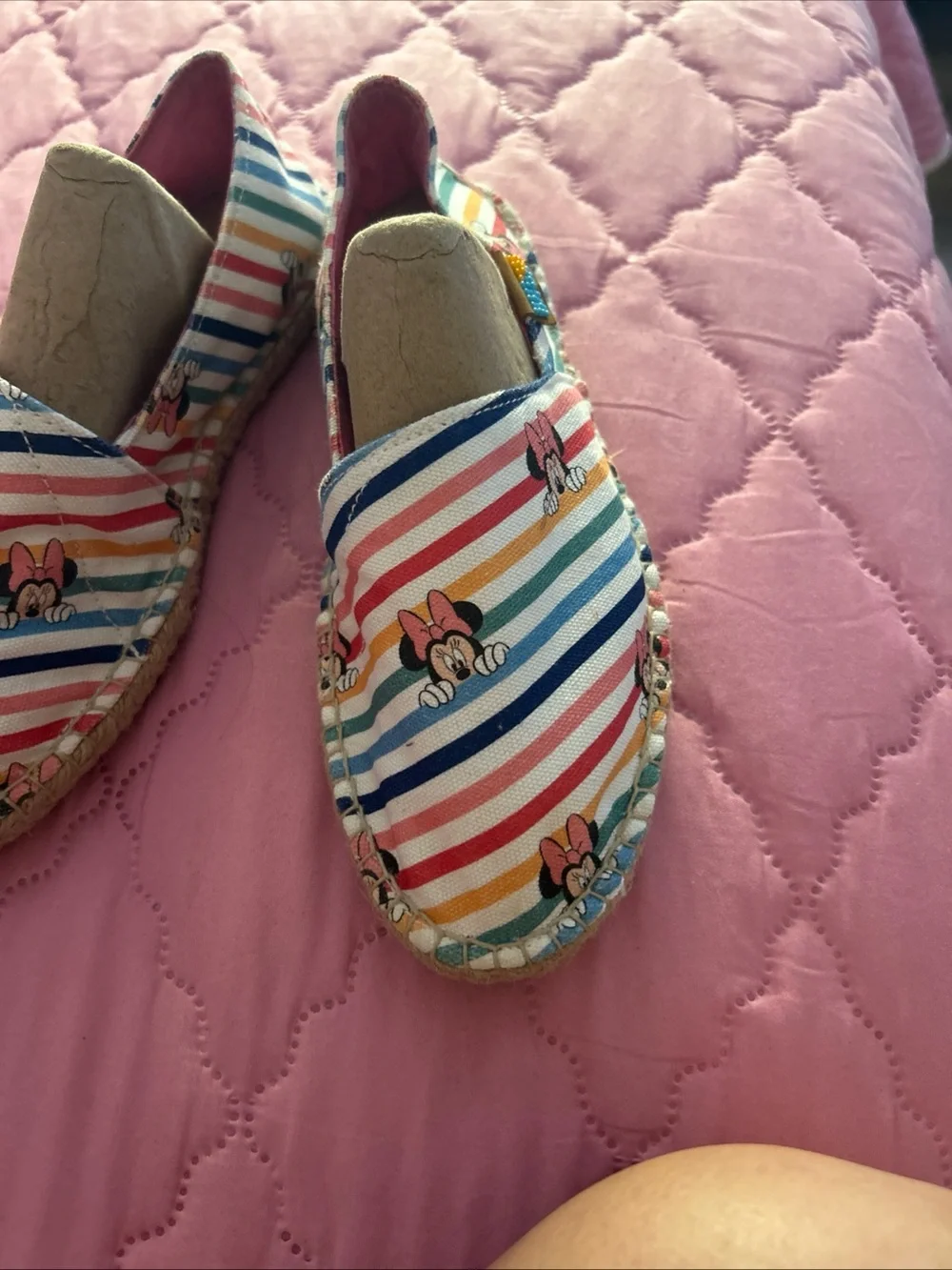 Disney Pink Rainbow Stripe Minnie Slip-On Flats Size 8.5W